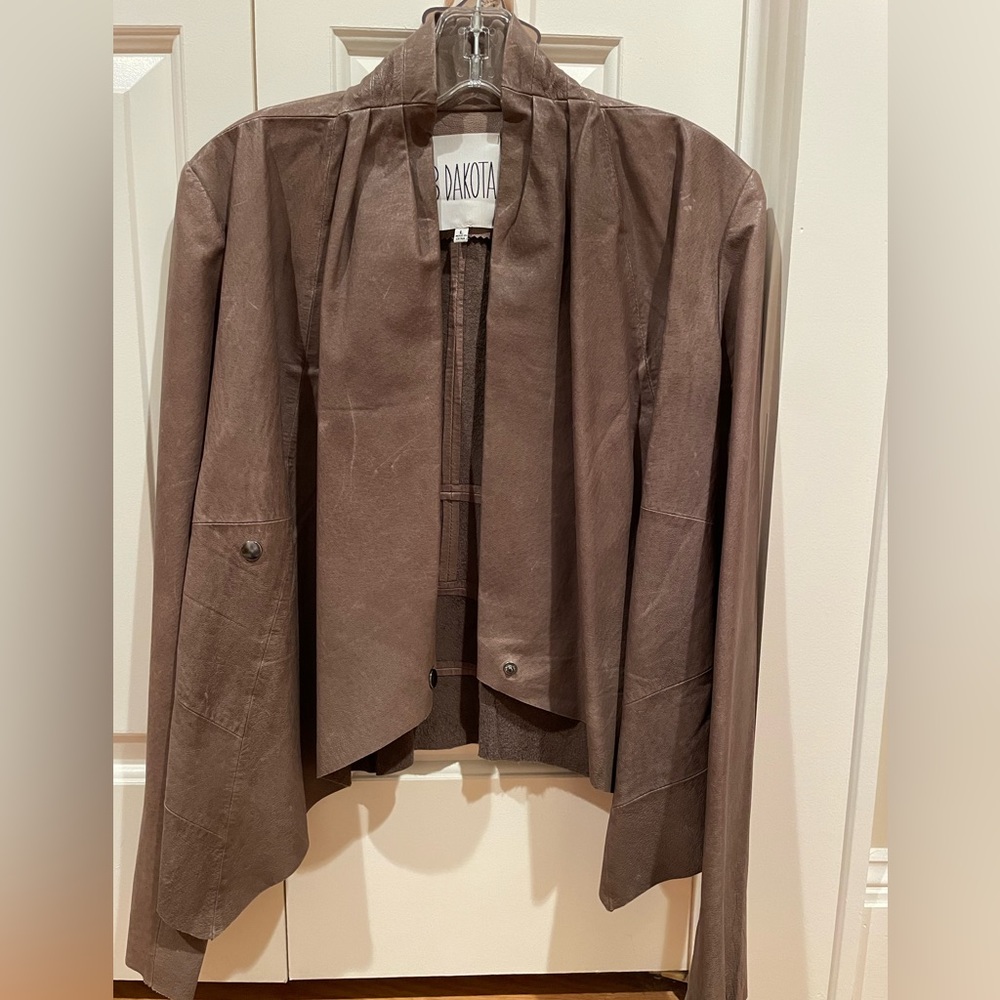 BB Dakota leather light weight unlined jacket